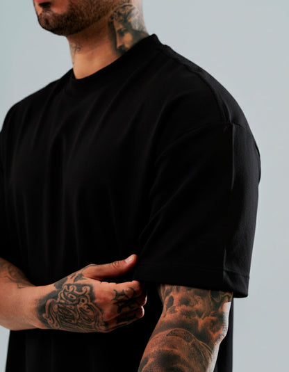 Camiseta Negra Básica Regular - 300 Grs